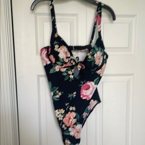 NWT Cupshe Black Floral One-Piece Swimsuit. Size L